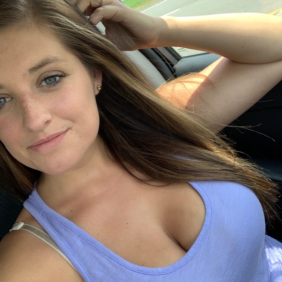 Meet your Posher, Quinn - Picture 1 of 1